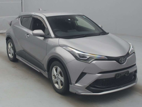 2018 Toyota C-HR NGX50[2]