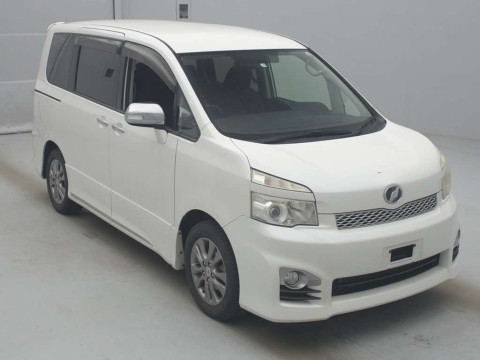 2011 Toyota Voxy ZRR70W[2]