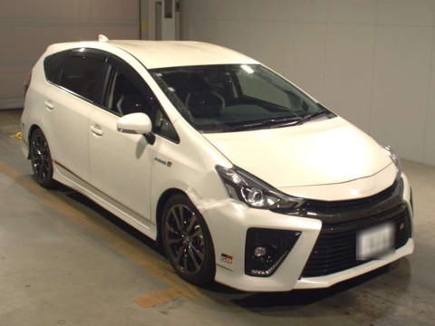 2019 Toyota Prius alpha ZVW41W[2]