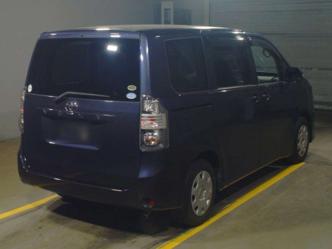 2009 Toyota Voxy ZRR70G[1]