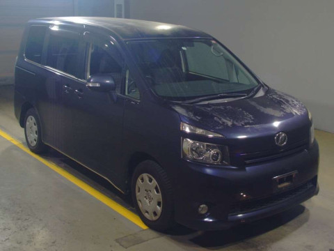 2009 Toyota Voxy ZRR70G[2]