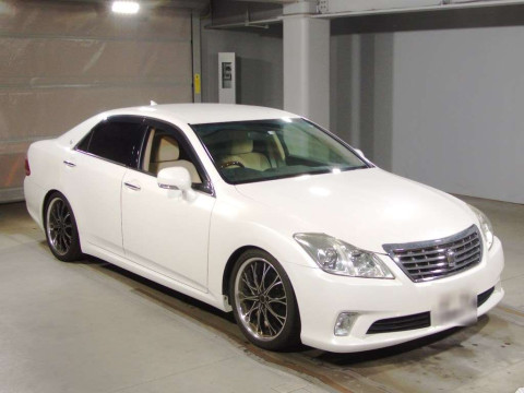 2012 Toyota Crown GRS202[2]