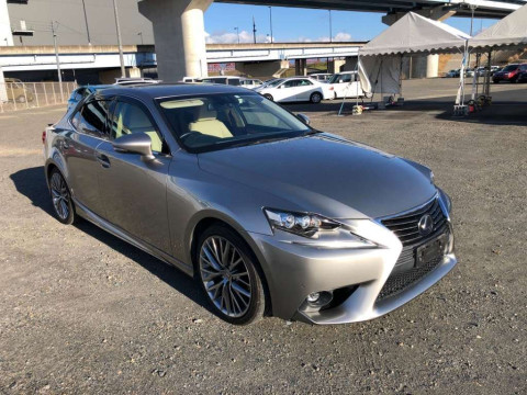 2014 Lexus IS AVE30[2]