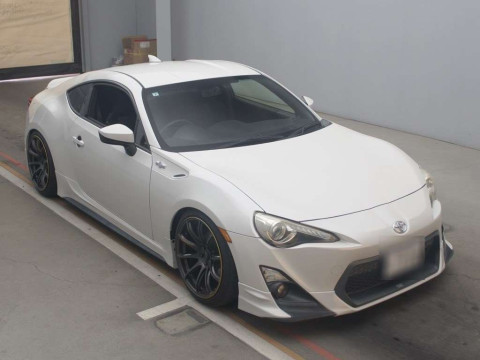 2013 Toyota 86 ZN6[2]