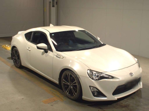 2014 Toyota 86 ZN6[2]