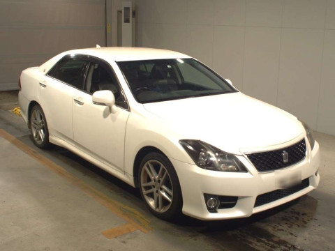 2011 Toyota Crown GRS200[2]