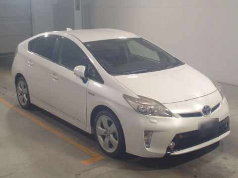 2013 Toyota Prius ZVW30[2]