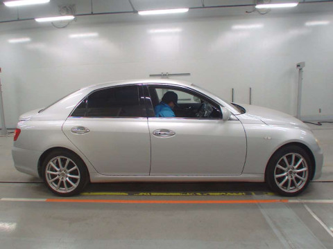 2005 Toyota Mark X GRX120[2]