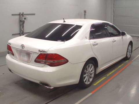 2009 Toyota Crown GRS200[1]