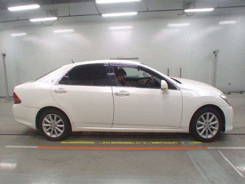 2009 Toyota Crown GRS200[2]