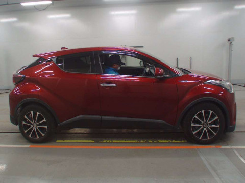 2018 Toyota C-HR ZYX10[2]