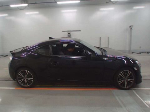 2015 Toyota 86 ZN6[2]