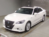 2014 Toyota Crown Hybrid