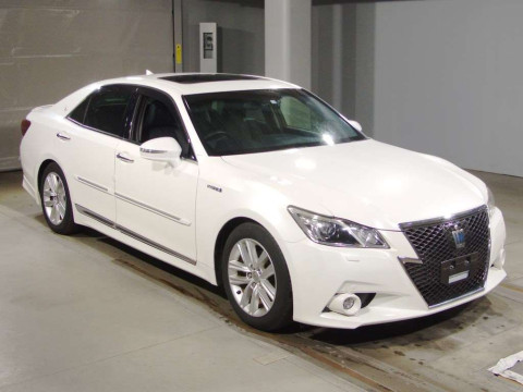 2014 Toyota Crown Hybrid AWS210[2]