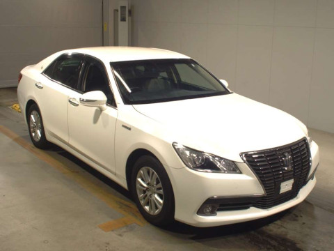 2015 Toyota Crown Hybrid AWS210[2]