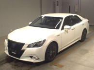 2015 Toyota Crown Hybrid