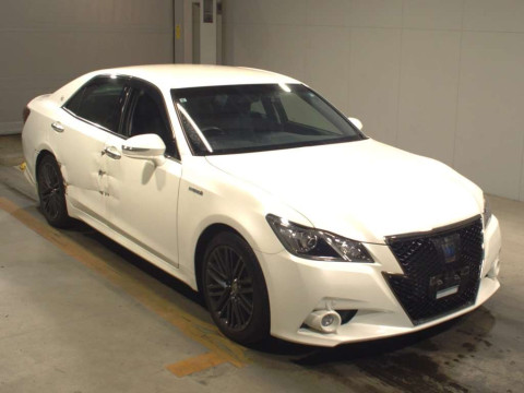 2015 Toyota Crown Hybrid AWS210[2]