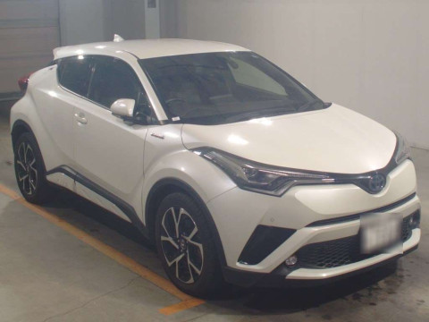 2019 Toyota C-HR ZYX10[2]