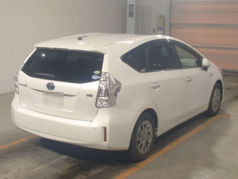 2014 Toyota Prius alpha ZVW40W[1]