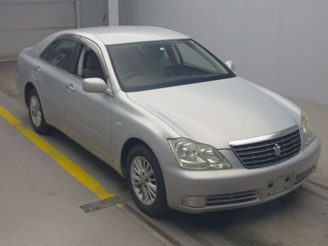 2004 Toyota Crown GRS180[2]