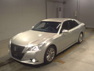 2014 Toyota Crown Hybrid