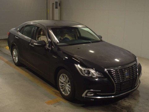 2016 Toyota Crown Hybrid AWS210[2]