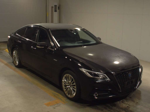 2020 Toyota Crown Hybrid AZSH20[2]