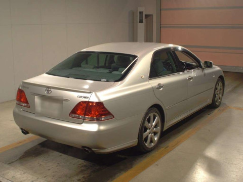 2004 Toyota Crown GRS180[1]