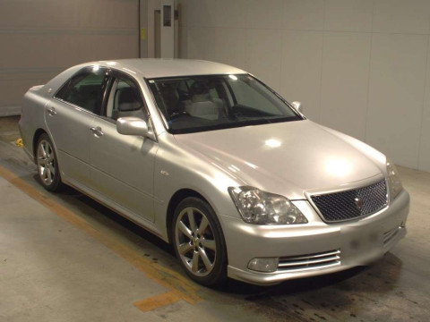 2004 Toyota Crown GRS180[2]