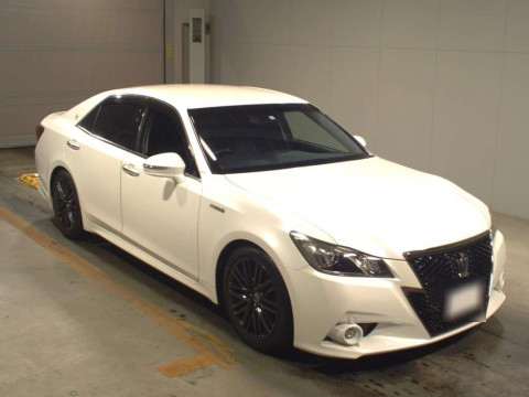 2014 Toyota Crown Hybrid AWS210[2]