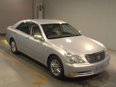 2005 Toyota Crown GRS182[2]