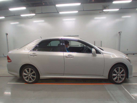 2008 Toyota Crown GRS204[2]