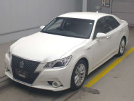 2013 Toyota Crown Hybrid