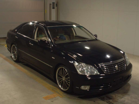 2004 Toyota Crown GRS180[2]