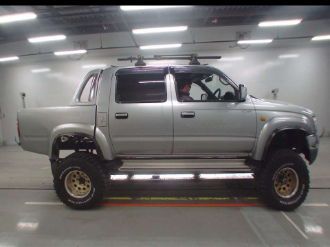 2002 Toyota Hilux Sports Pickup RZN169H[2]