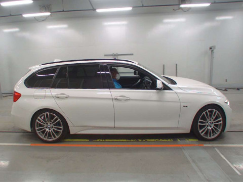 2013 BMW 3 Series 3D20[2]