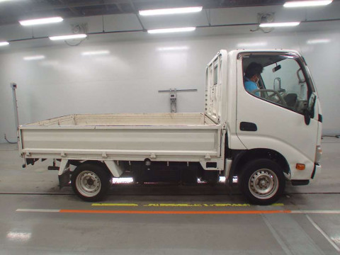 2012 Toyota Toyoace Truck TRY220[2]