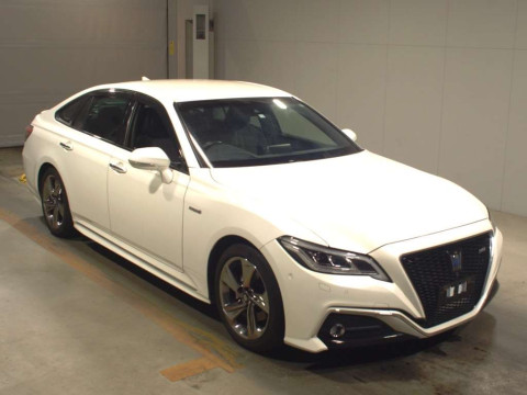 2020 Toyota Crown Hybrid AZSH20[2]