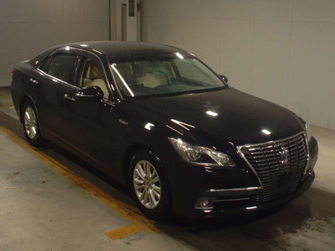 2014 Toyota Crown Hybrid AWS210[2]