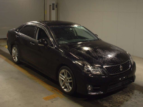 2011 Toyota Crown GRS200[2]