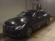 2014 Toyota Crown Hybrid