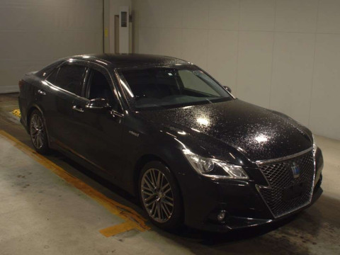 2014 Toyota Crown Hybrid AWS210[2]