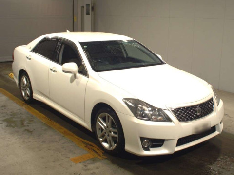 2010 Toyota Crown GRS200[2]