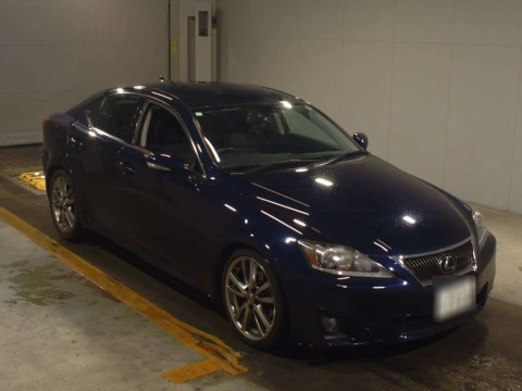 2011 Lexus IS GSE20[2]