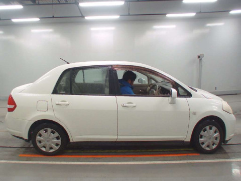 2006 Nissan Tiida Latio SC11[1]