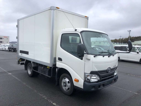 2019 Toyota Toyoace Truck XZU605[2]