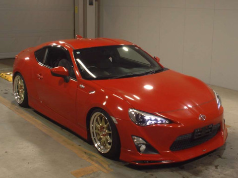 2014 Toyota 86 ZN6[2]