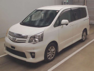 2010 Toyota Noah