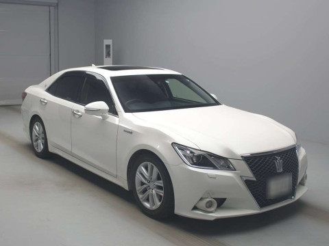 2013 Toyota Crown Hybrid AWS210[2]