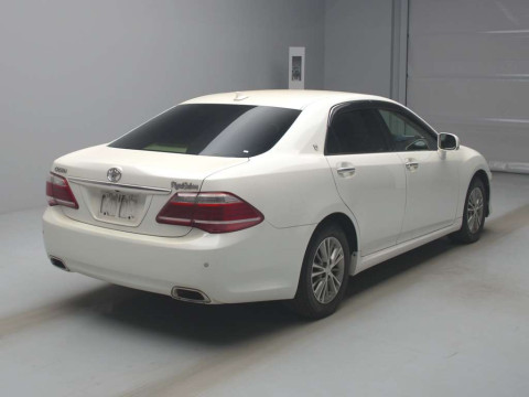 2010 Toyota Crown GRS200[1]